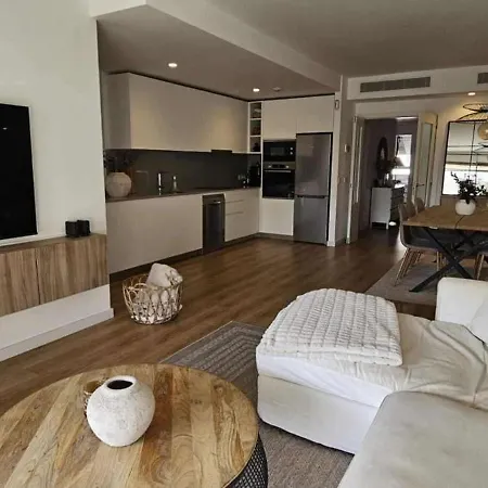 2 Bedrooms - Private Rooftop And Pool - Parking Apartment *