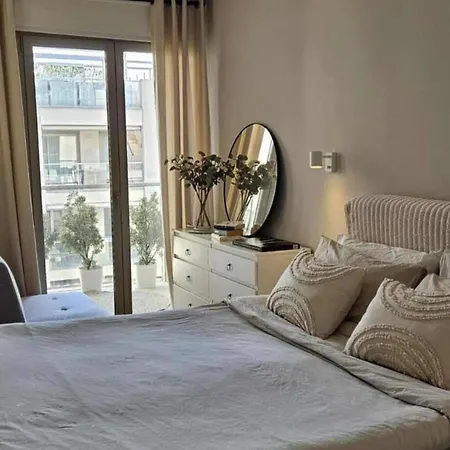 2 Bedrooms - Private Rooftop And Pool - Parking Apartment