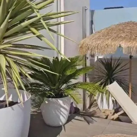 2 Bedrooms - Private Rooftop And Pool - Parking *