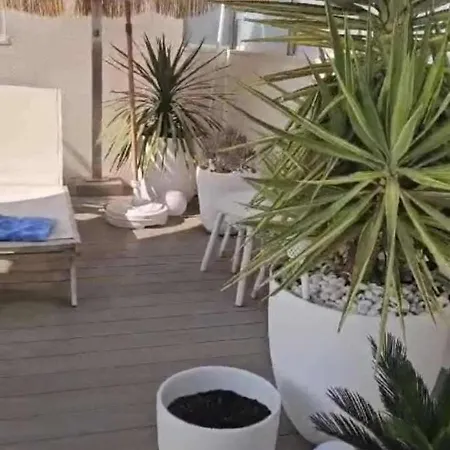 2 Bedrooms - Private Rooftop And Pool - Parking